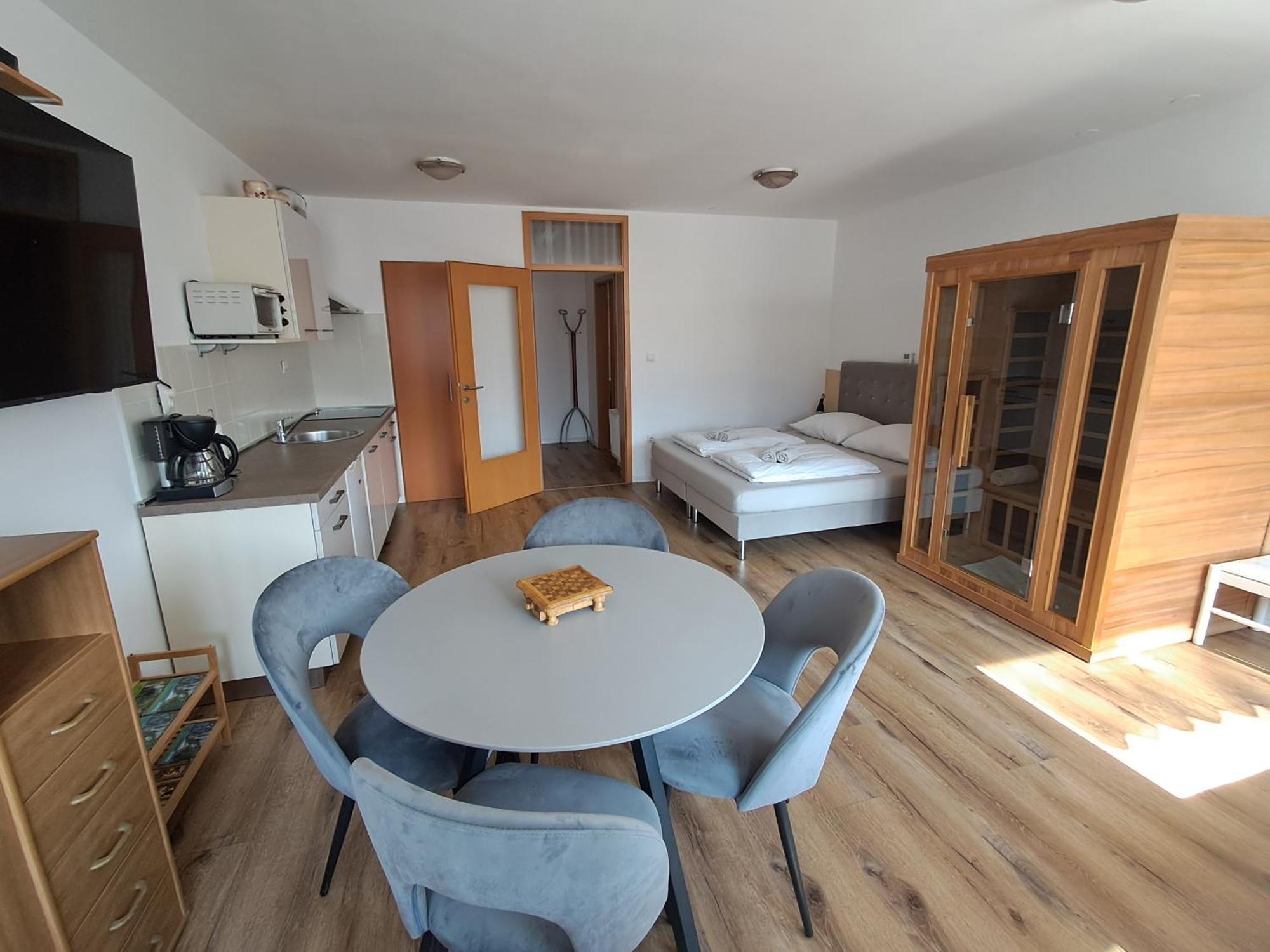 Apartment Honey Bee With Sauna كوباريد المظهر الخارجي الصورة